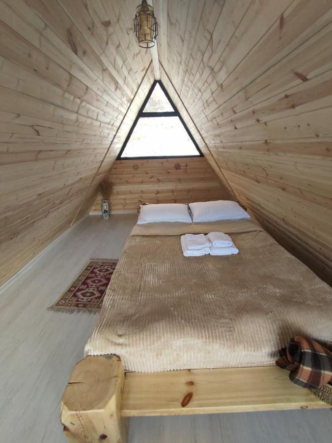 Alone Cottage Kazbegi Exterior photo