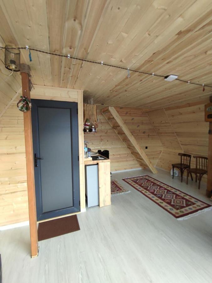 Alone Cottage Kazbegi Exterior photo