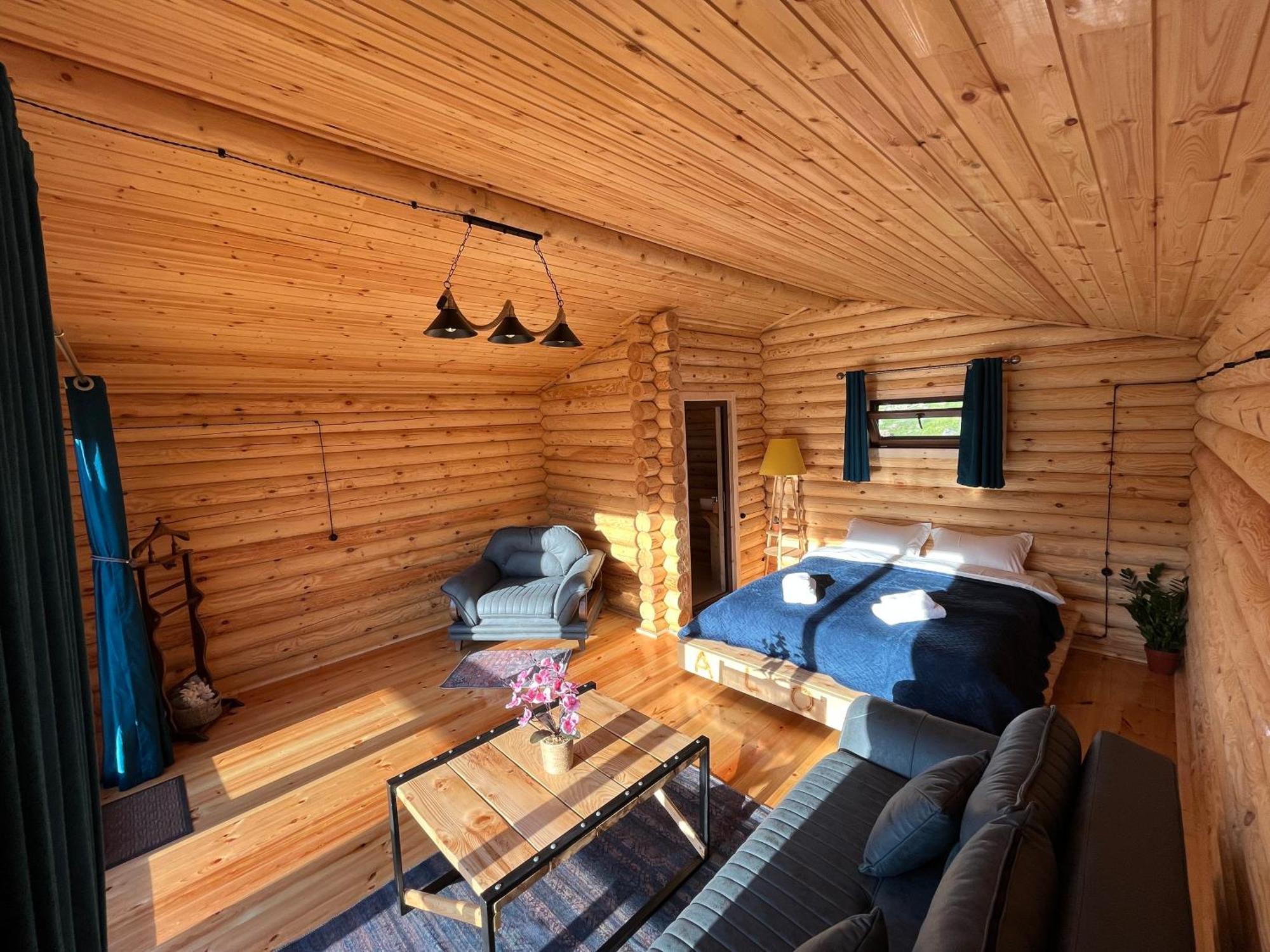 Alone Cottage Kazbegi Exterior photo